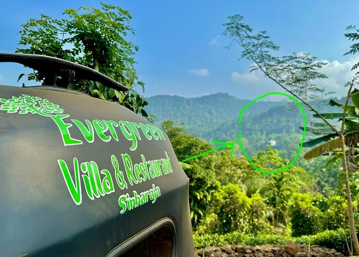Evergreen Villa - SinharajaVilla